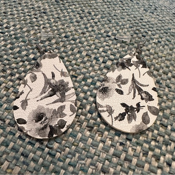 White & Gray Floral Leather Large Teardrop Shape Earrings - Picture 2 of 6
